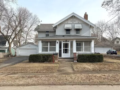 312 S Dixon Ave, Dixon, IL 61021