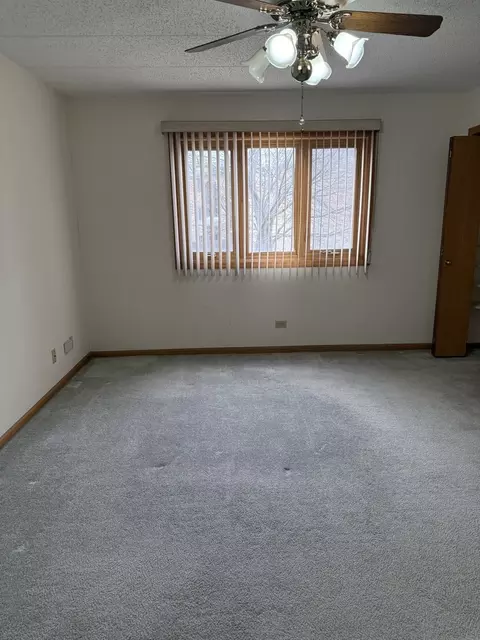 5034 Circle Dr #209, Markham, IL 60428 photo 5