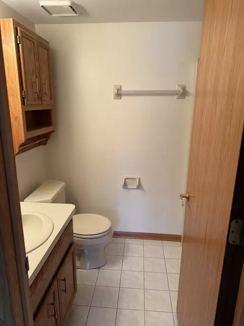 5034 Circle Dr #209, Markham, IL 60428 photo 9