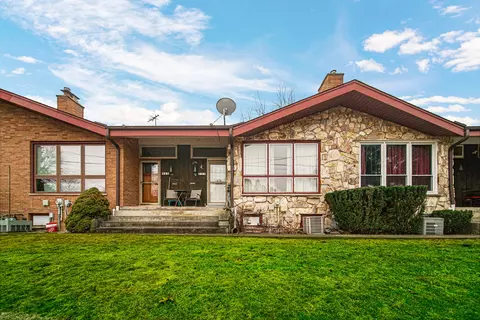 72 N Dee Rd, Park Ridge, IL 60068