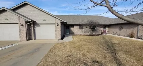 1410 W 21st St W #1410, Sterling, IL 61081
