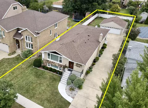 View/Area - 2275 Westview Dr, Des Plaines, IL 60018 photo 2 of 3