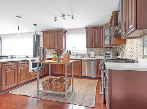 Kitchen - 2275 Westview Dr, Des Plaines, IL 60018 photo 1 of 6