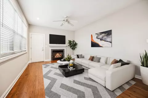 Living - 2512 Violet St, Glenview, IL 60026 photo 3 of 3