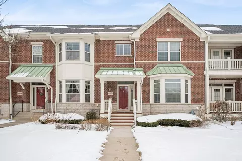 2512 Violet St, Glenview, IL 60026
