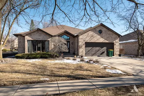 731 Tomaszewski St, Lemont, IL 60439