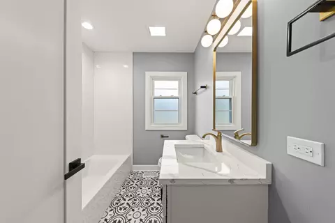 Bath - 6503 S Ridge Rd, Willowbrook, IL 60527 photo 1 of 3
