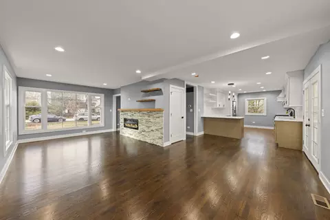 Living - 6503 S Ridge Rd, Willowbrook, IL 60527 photo 3 of 3