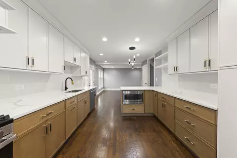 Kitchen - 6503 S Ridge Rd, Willowbrook, IL 60527 photo 3 of 3