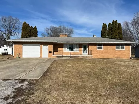 307 W North St, Colfax, IL 61728