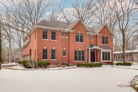 40 Cedar Ln, Lincolnshire, IL 60069