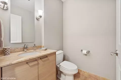 Bath - 10 E Delaware Pl #10C, Chicago, IL 60611 photo 3 of 3