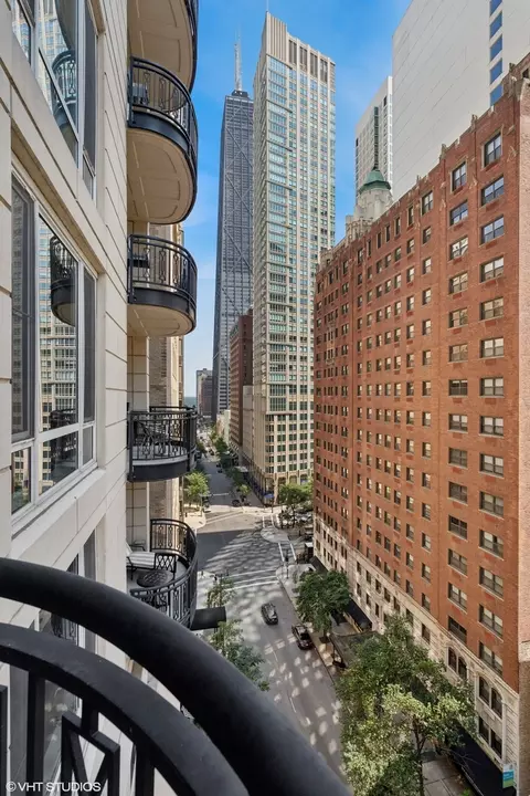View/Area - 10 E Delaware Pl #10C, Chicago, IL 60611 photo 1 of 1