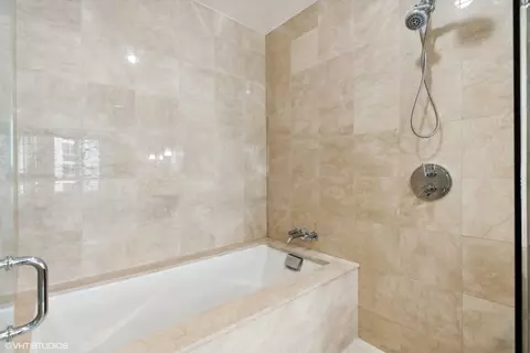 Bath - 10 E Delaware Pl #10C, Chicago, IL 60611 photo 2 of 3