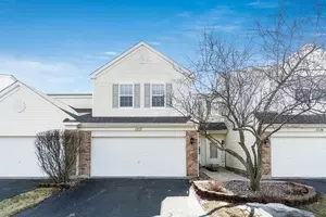1717 Parkside Dr, Shorewood, IL 60404