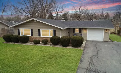 509 W State St, North Aurora, IL 60542