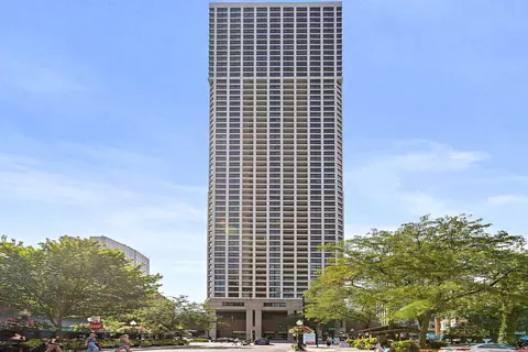 1030 N State St #31E, Chicago, IL 60610