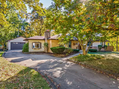 412 Woodward Ave, Geneva, IL 60134