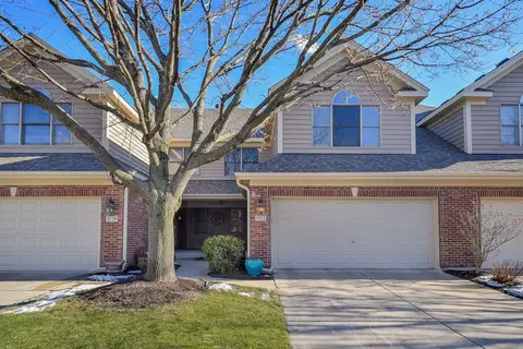 3727 King Charles Ln, Saint Charles, IL 60174