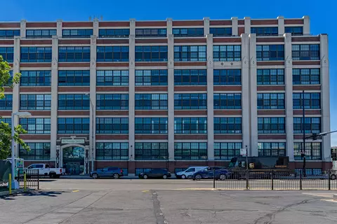 3963 W Belmont Ave #612, Chicago, IL 60618