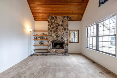 Living - Undisclosed, Gurnee, IL 60031 photo 1 of 5