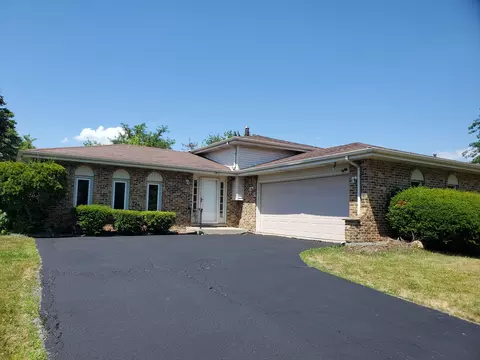 543 Willow Ln, Beecher, IL 60401