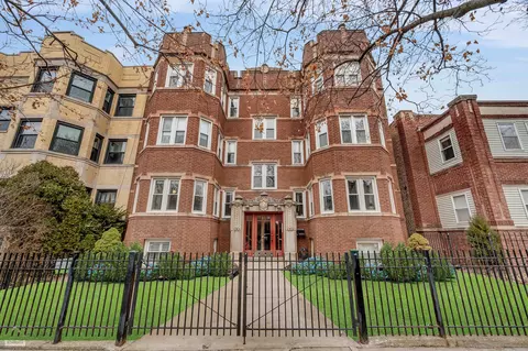 1244 W Albion Ave #1W, Chicago, IL 60626