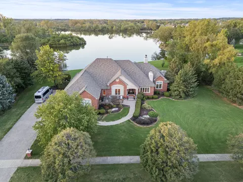 11712 Country Pond Dr, Mokena, IL 60448
