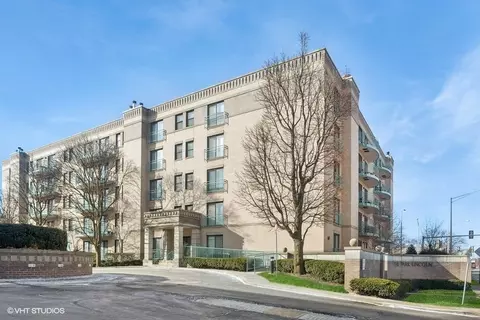 4757 Howard St #304, Skokie, IL 60076