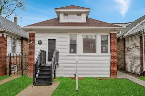 8143 S Bennett Ave, Chicago, IL 60617