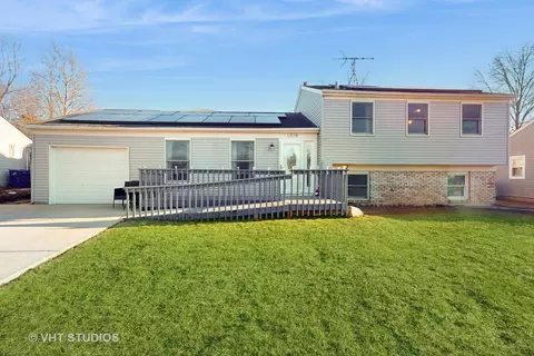 1309 Chalfont Dr, Schaumburg, IL 60194