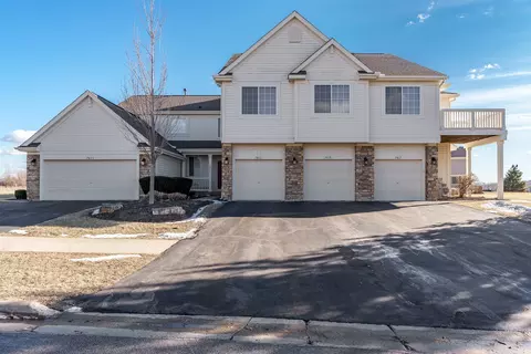 7419 Thomas Dr #272, Loves Park, IL 61111