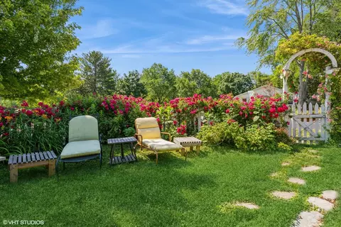 Exterior - 800 Harlem Ave, Glenview, IL 60025 photo 8 of 17