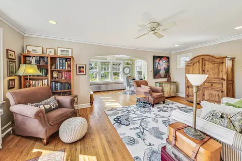 Living - 800 Harlem Ave, Glenview, IL 60025 photo 1 of 3