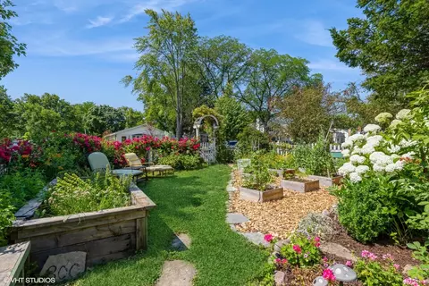 Exterior - 800 Harlem Ave, Glenview, IL 60025 photo 9 of 17