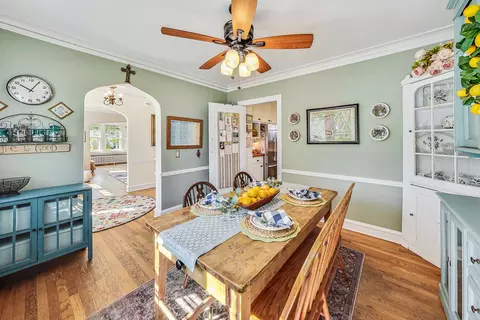 Dining - 800 Harlem Ave, Glenview, IL 60025 photo 2 of 5