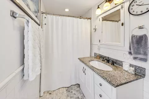 Bath - 800 Harlem Ave, Glenview, IL 60025 photo 2 of 3