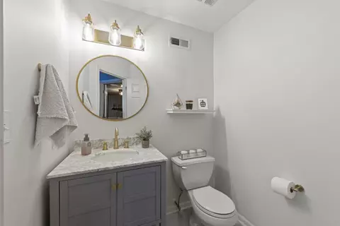 Bath - 2352 Georgetown Cir, Aurora, IL 60503 photo 1 of 3