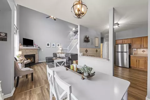 Dining - 2352 Georgetown Cir, Aurora, IL 60503 photo 1 of 2