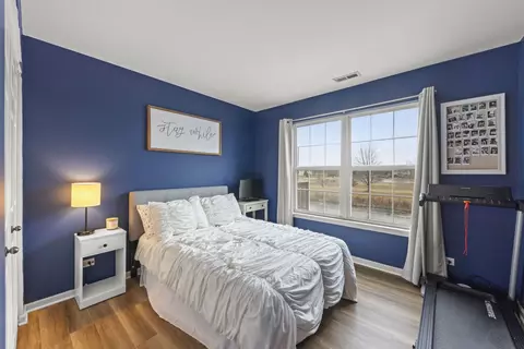 Bedroom - 2352 Georgetown Cir, Aurora, IL 60503 photo 3 of 3