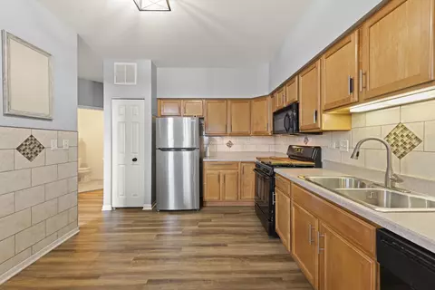Kitchen - 2352 Georgetown Cir, Aurora, IL 60503 photo 2 of 2