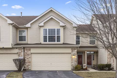2352 Georgetown Cir, Aurora, IL 60503