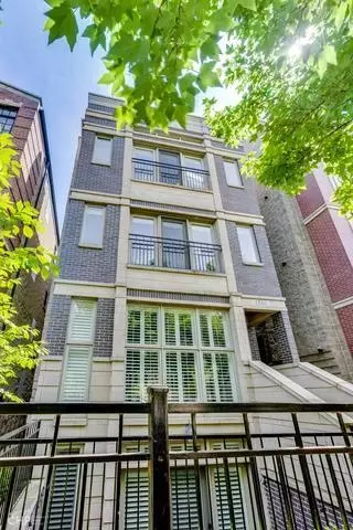 1541 W Montana St #3, Chicago, IL 60614