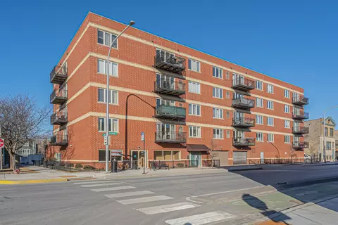 2158 W Grand Ave #203, Chicago, IL 60612