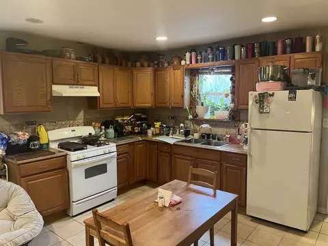 Kitchen - 313 Bevier Pl, Aurora, IL 60505 photo 2 of 4