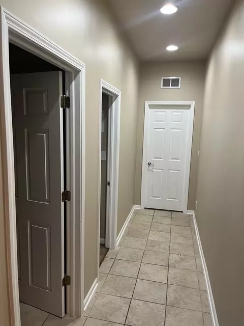 Entry Way - 313 Bevier Pl, Aurora, IL 60505 photo 4 of 4
