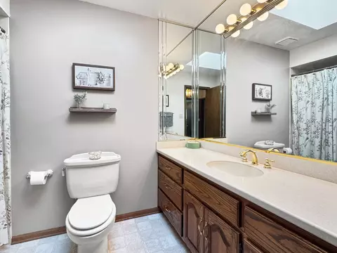 Bath - 2468 187th Pl, Lansing, IL 60438 photo 1 of 5
