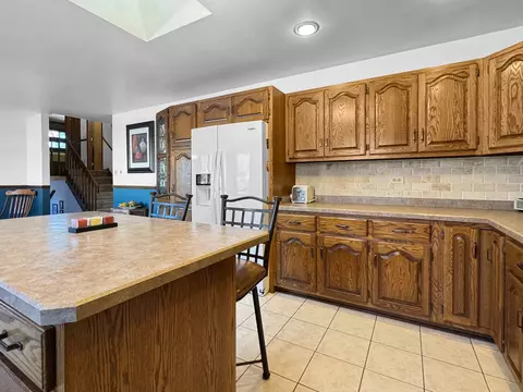 Kitchen - 2468 187th Pl, Lansing, IL 60438 photo 4 of 6
