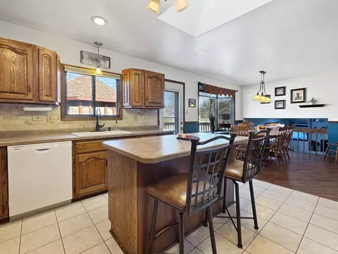 Kitchen - 2468 187th Pl, Lansing, IL 60438 photo 3 of 6