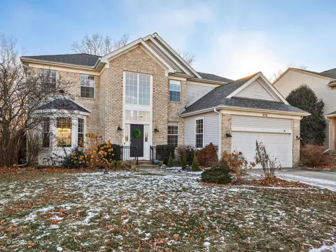 915 Charlton Rd, Lake Villa, IL 60046